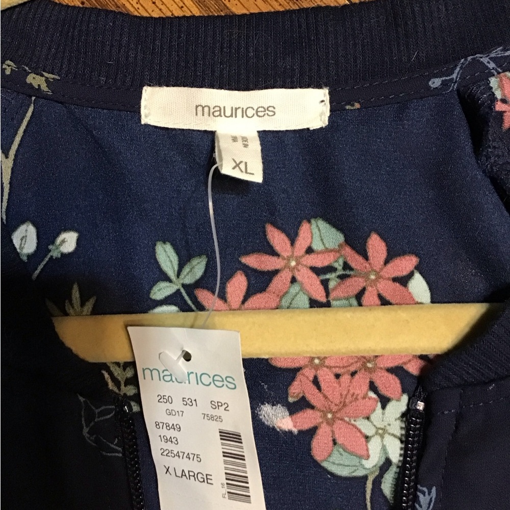 Floral Women's Jacket  New with tags size extra large Maurices- Navy - Picture 4 of 12